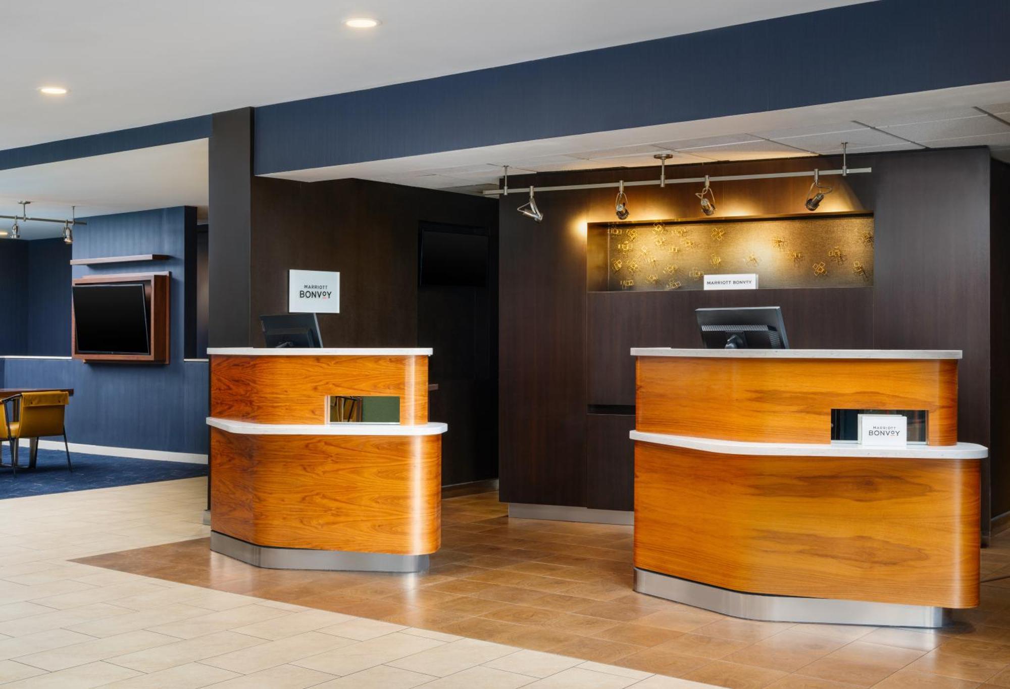 Hotel Courtyard Columbus 3*