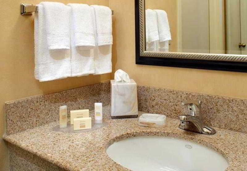 Hotel Courtyard Columbus 3*