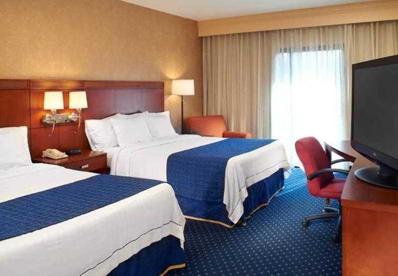 Hotel Courtyard Columbus 3*